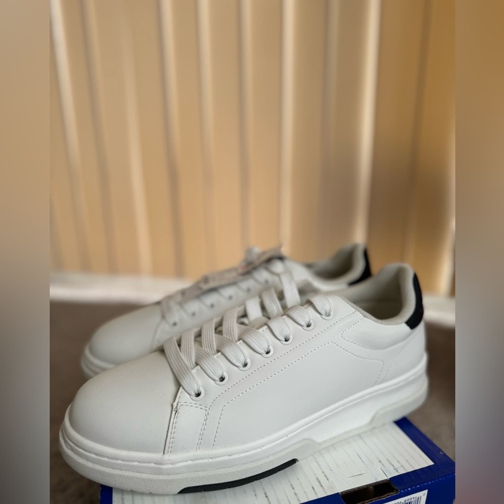ZARA MENS CHUNKY SOLE SNEAKERS
Size 11 or 44. Brand new with tags. - Picture 4 of 8